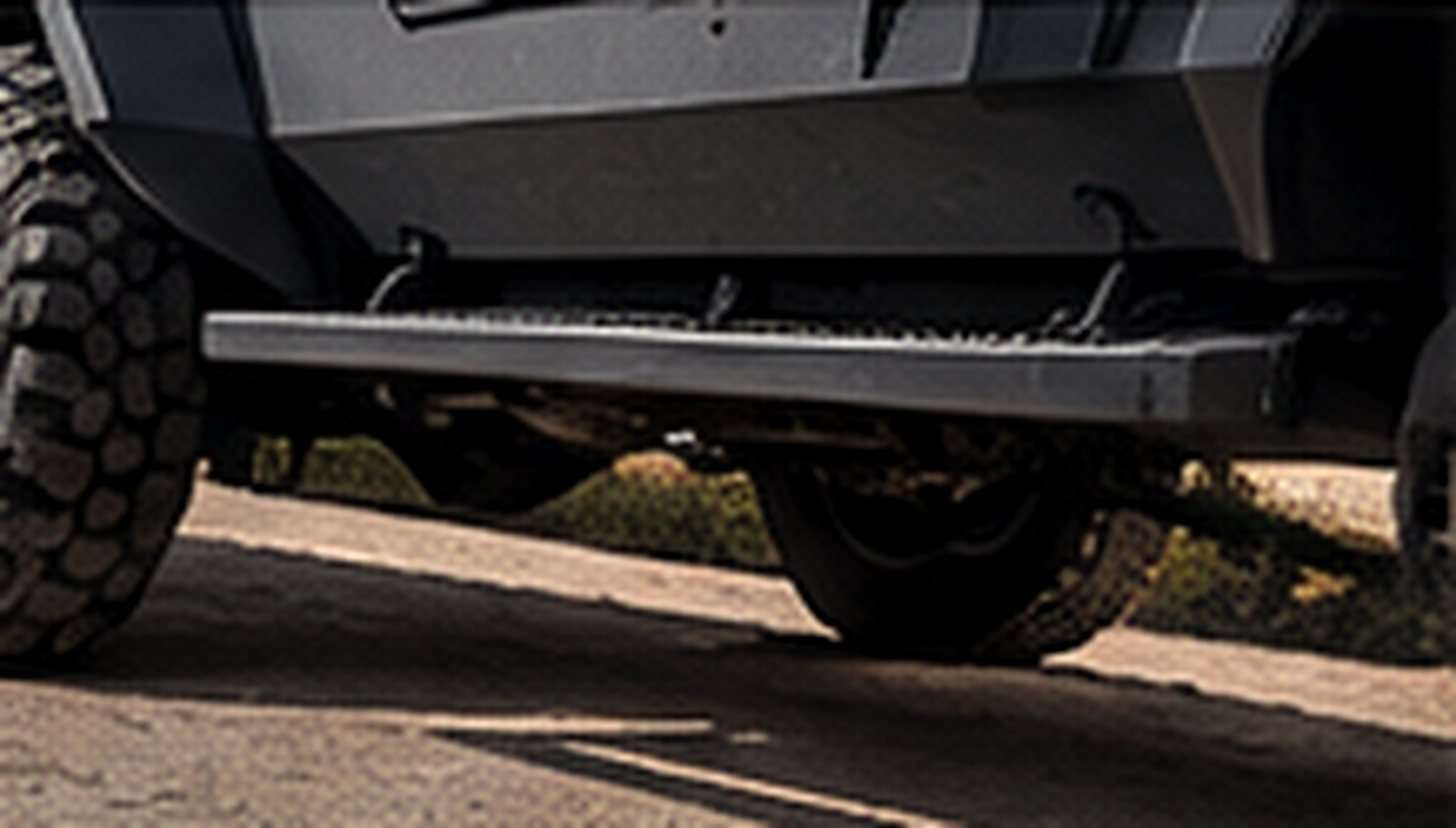 ALOQAB undercarriage and side-step detail